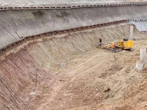 越秀基坑边坡加固